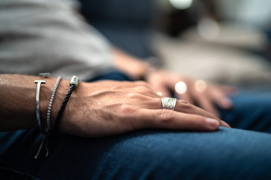Idee regalo uomo: 5 gioielli che un uomo moderno amerà indossare