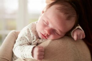 Il metodo dei 13 minuti per addormentare qualsiasi neonato (testato da migliaia di mamme)