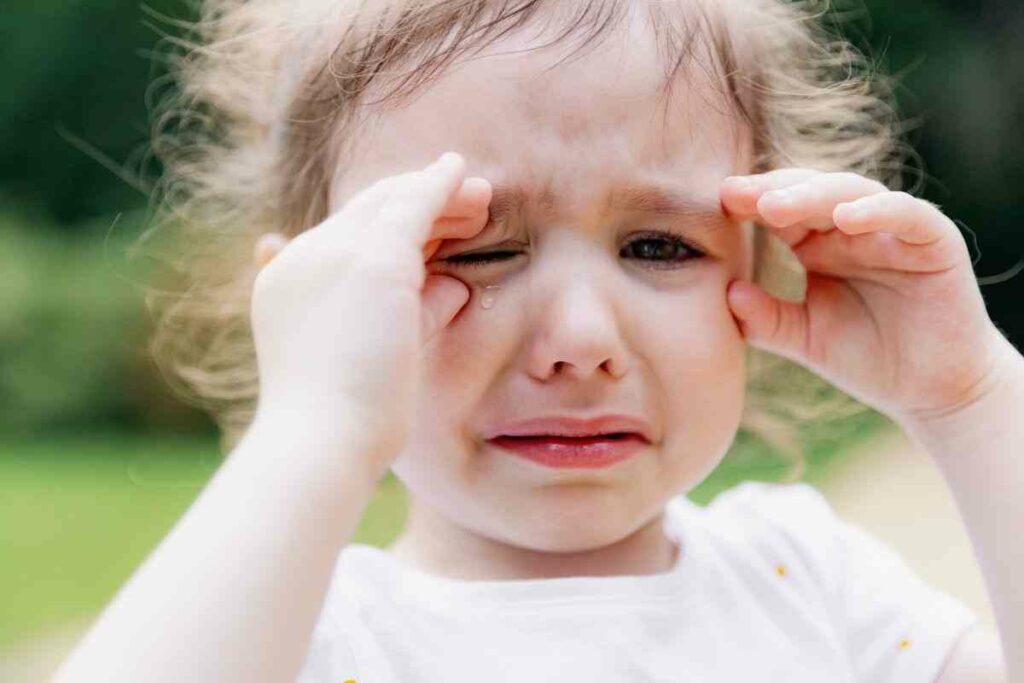 Tuo figlio ha smesso di piangere e fare i capricci? Attenzione a non cadere in questa trappola educativa